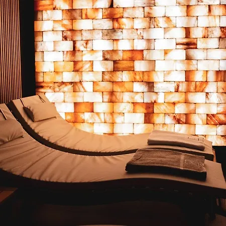 Hotel Moma Wellness & 3*