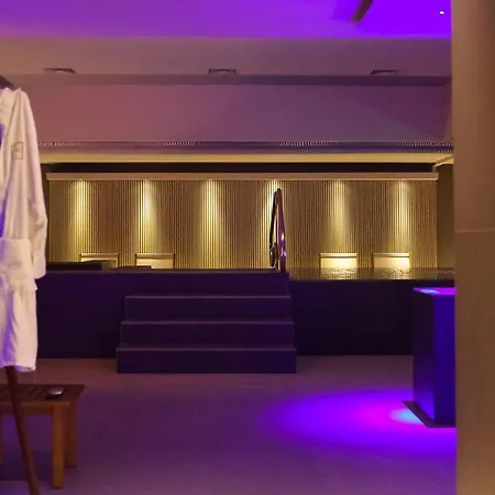 Hotel Moma Wellness & Lavello