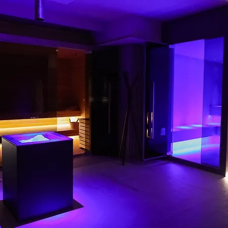 Moma Wellness & 3*