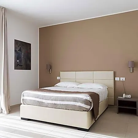 Moma Wellness & فندق Lavello