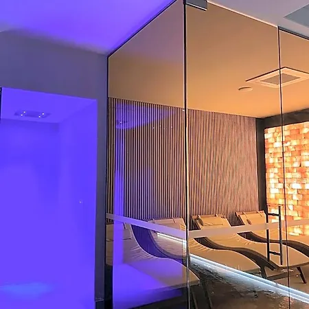 Moma Wellness & فندق 3*