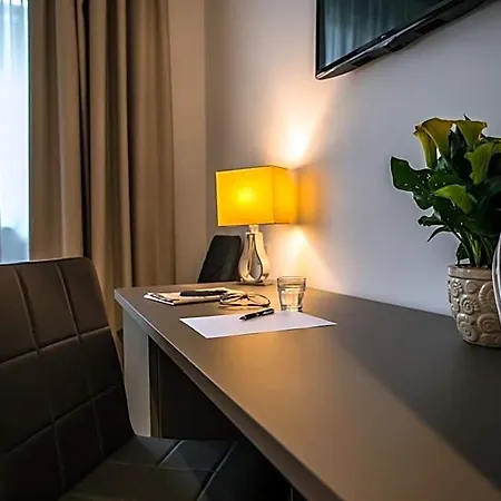 Moma Wellness & 3*