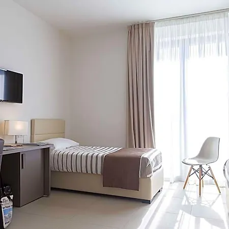 Moma Wellness & 3*